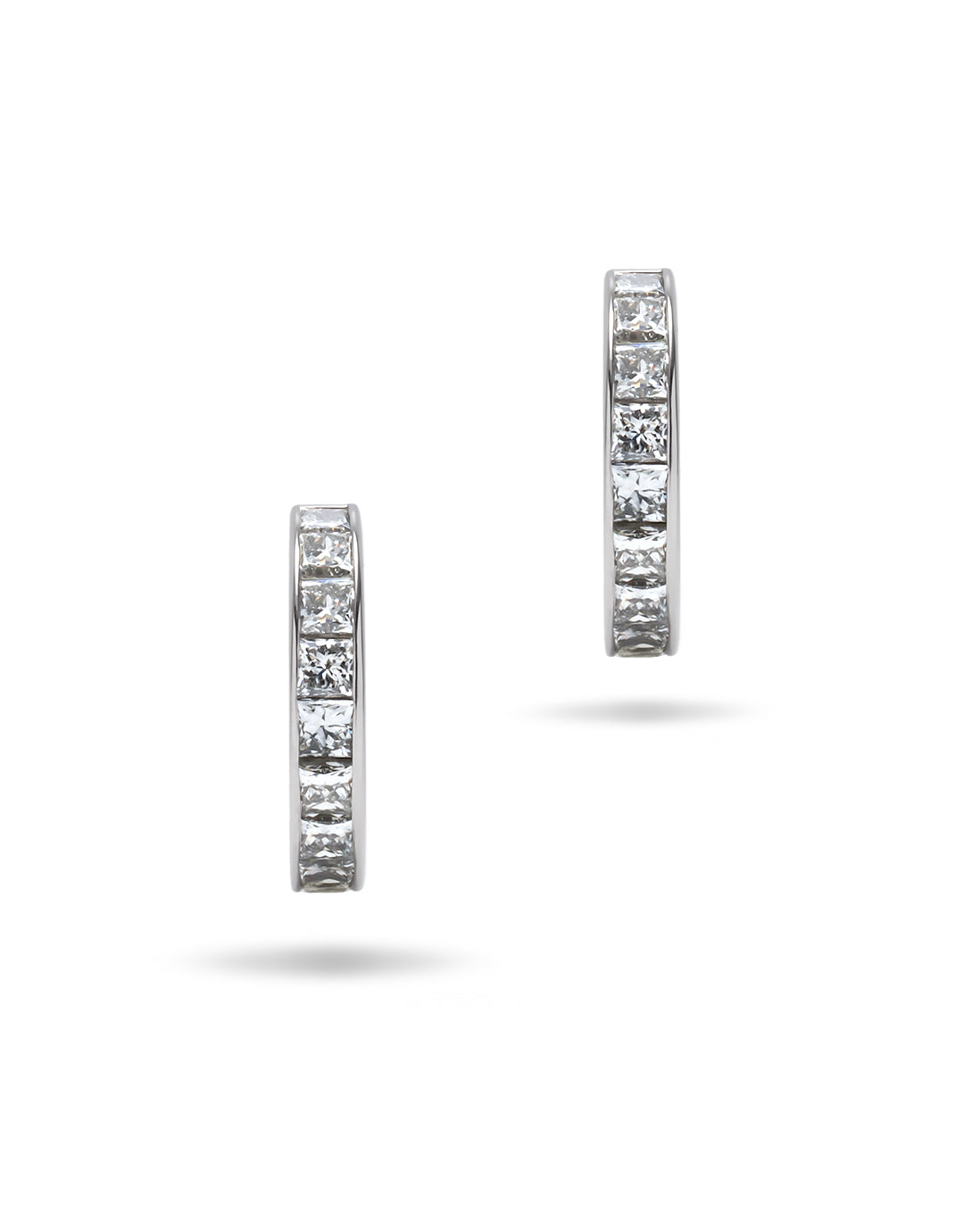 0.3ct ダイヤモンド フープピアス /プリンセスカット